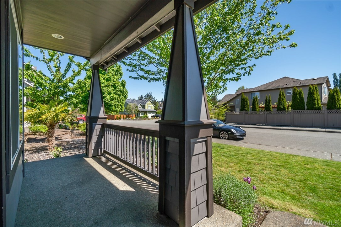 Property Photo:  555 Shadow Ave NE  WA 98059 