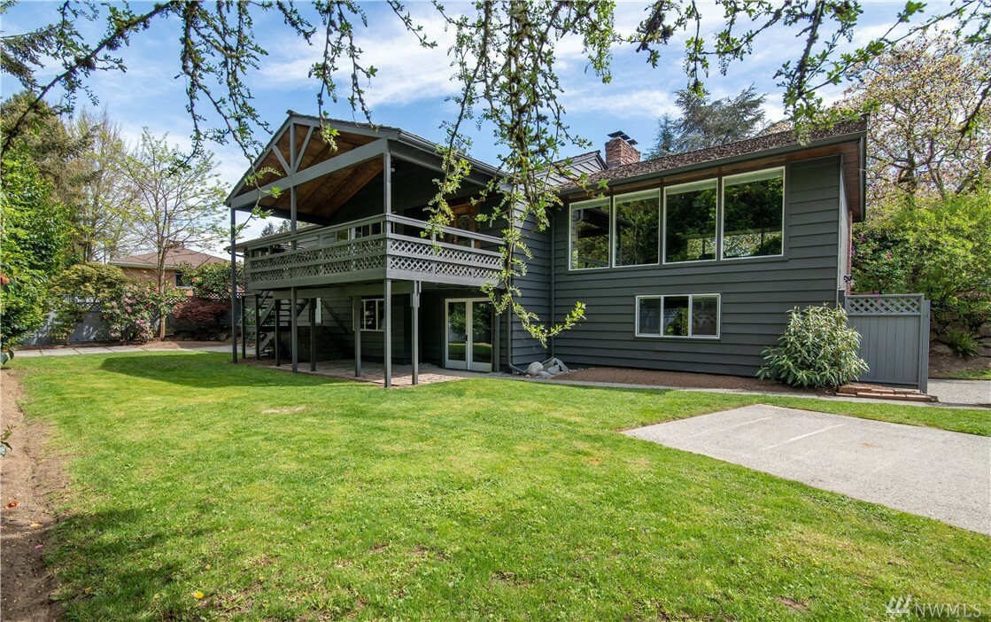 Property Photo:  16201 37th Ave NE  WA 98155 