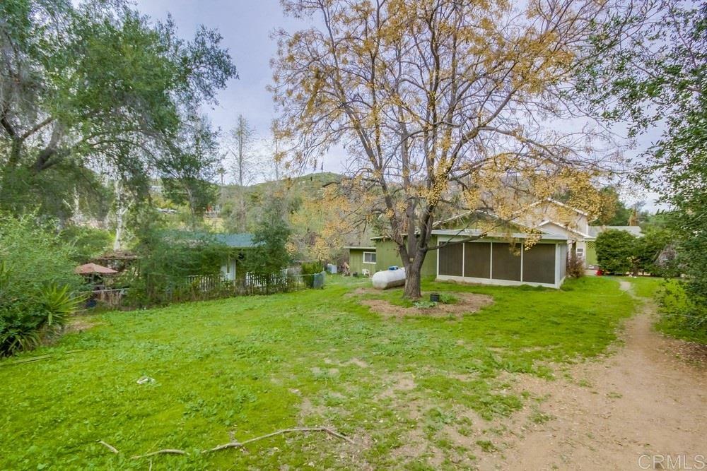 Property Photo: 807 Silverbrook Dr CA 92019