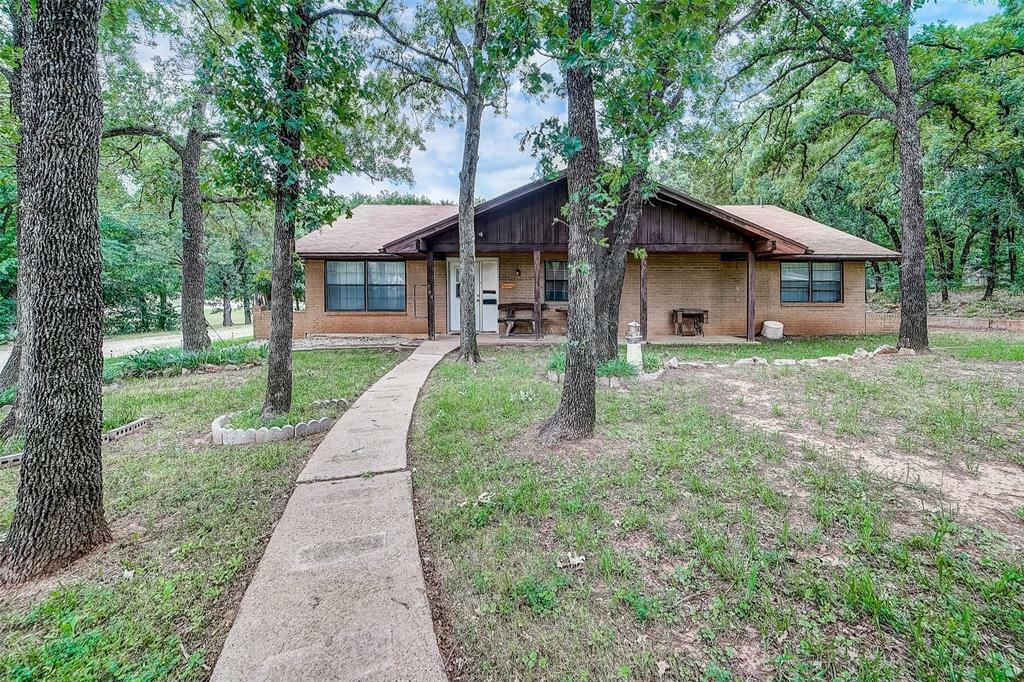 Property Photo: 764 Bandit Trail TX 76248