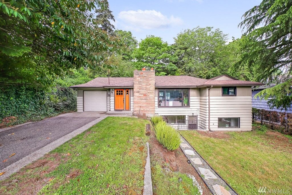 Property Photo:  11409 Glendale Wy S  WA 98168 