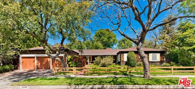 12041 Coyne St  Los Angeles CA 90049 photo