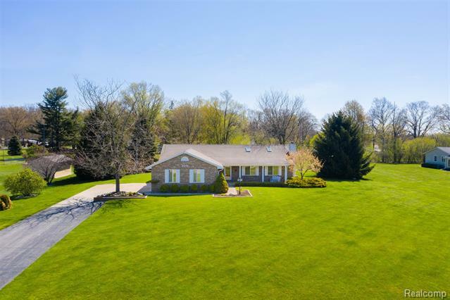Property Photo: 6943 Wildwood Drive MI 48197