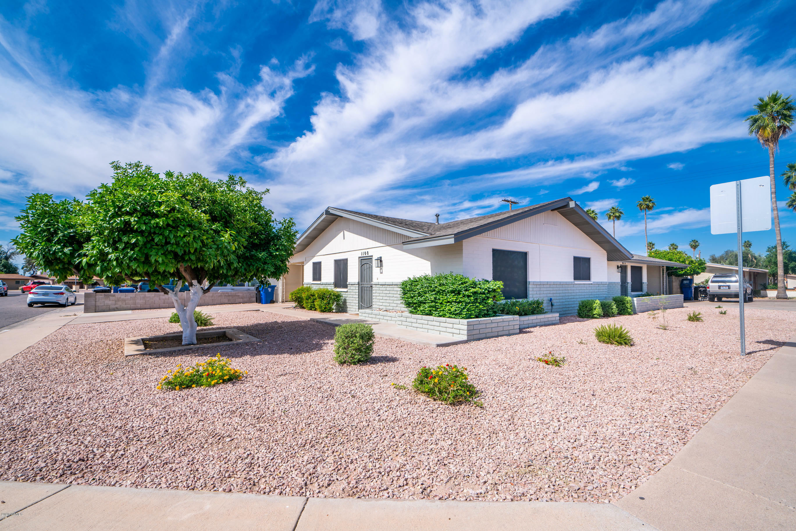 Property Photo:  617 E Brown Road  AZ 85203 