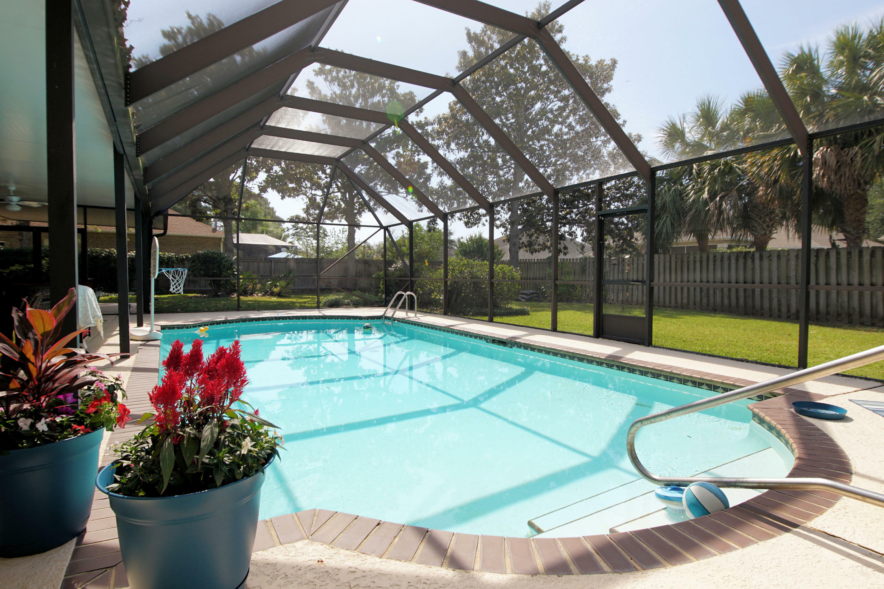 Property Photo:  16 E Country Club Drive  FL 32541 