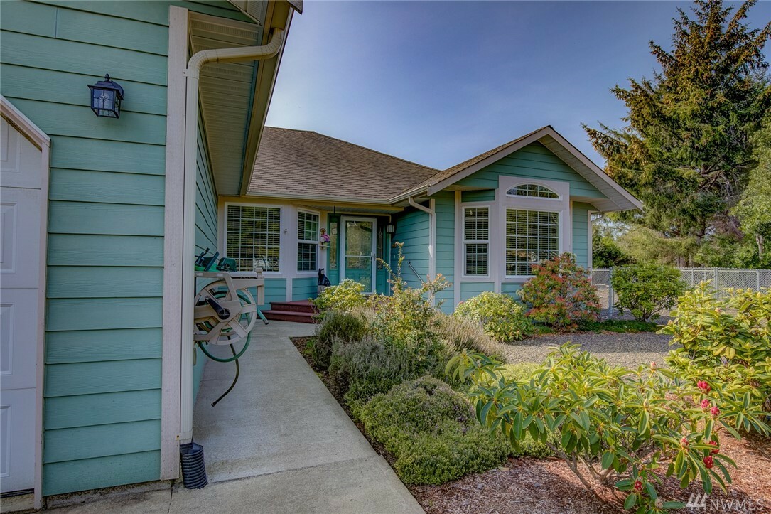 Property Photo:  457 Canal Dr SE  WA 98569 