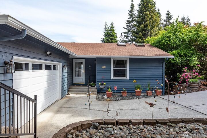 Property Photo:  538  Parker Road NE  WA 98239 