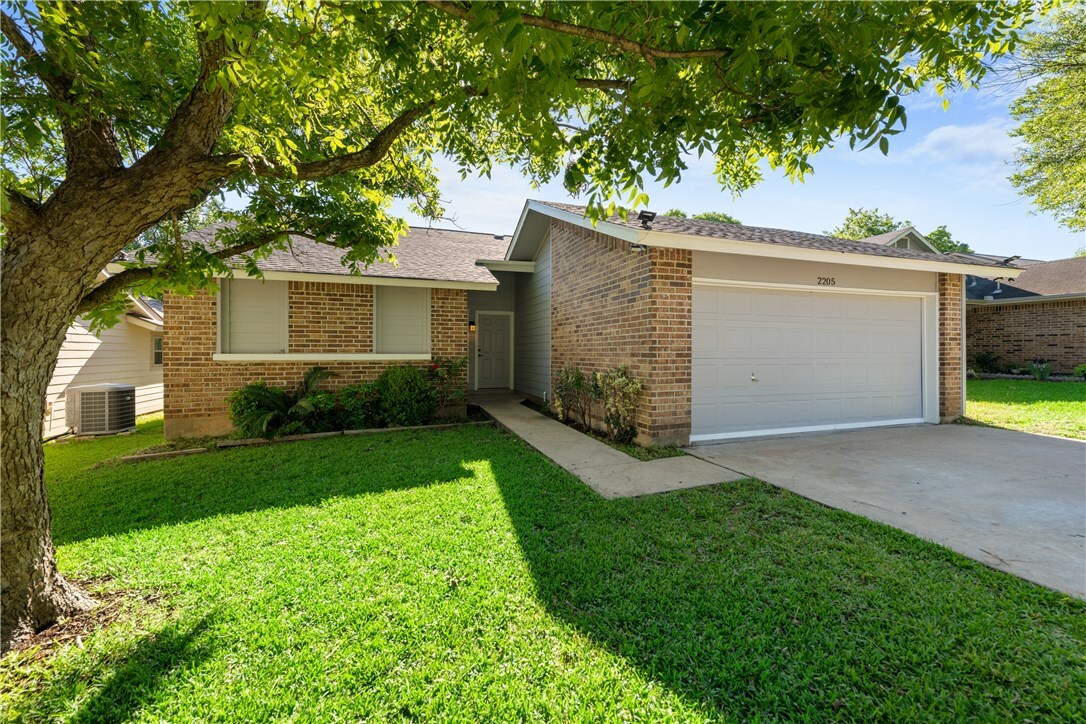 Property Photo:  2205 Stirrup Drive  TX 78681 