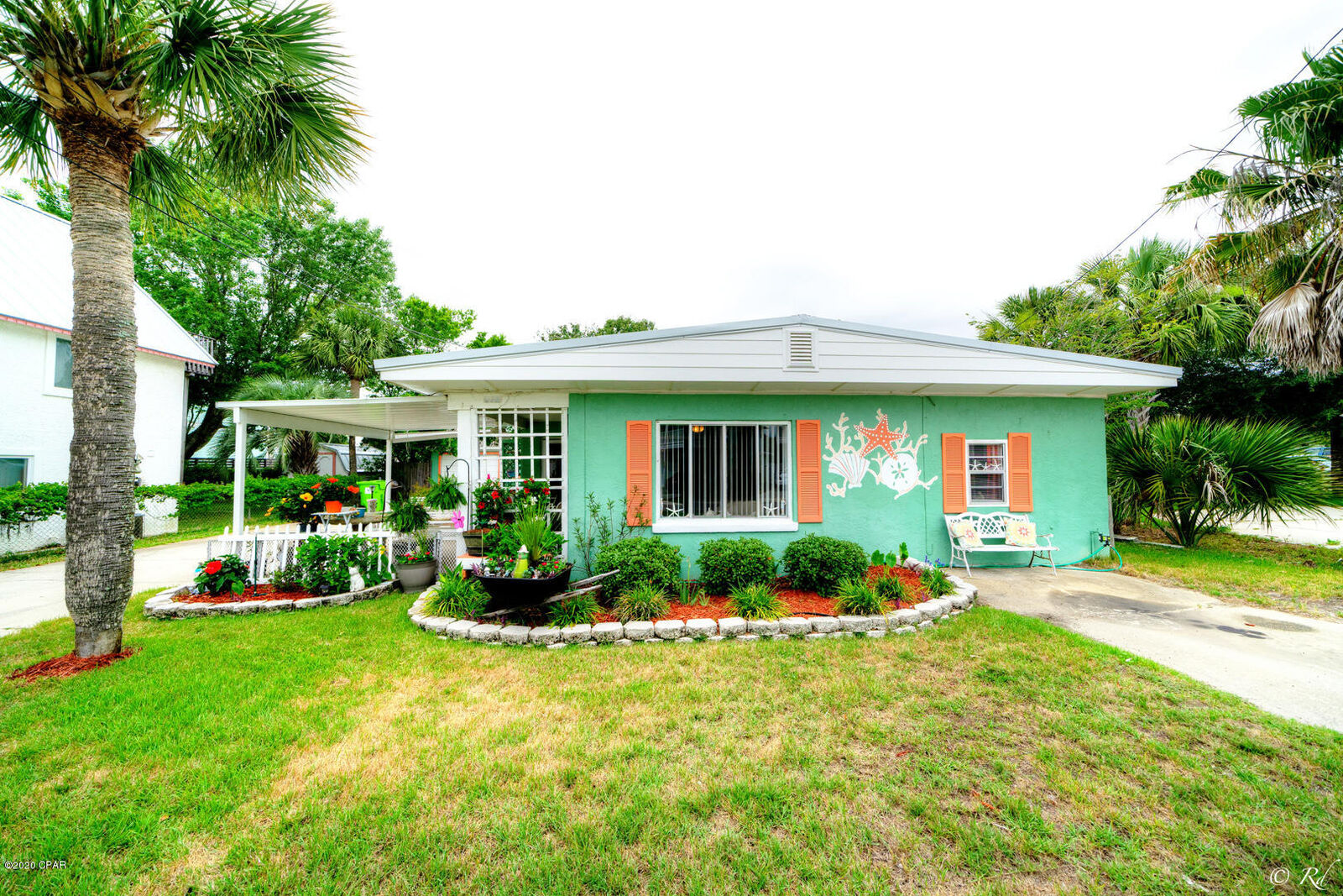 Property Photo: 218 Sands Street FL 32413