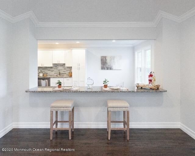 Property Photo:  33 Ethan Allen Drive  NJ 08831 