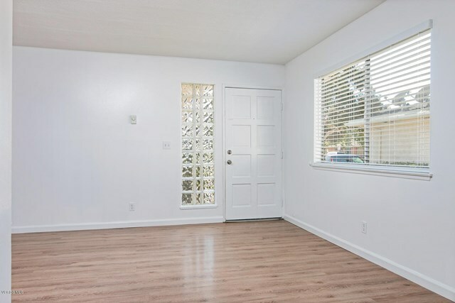 Property Photo:  723 Halyard Street  CA 93041 