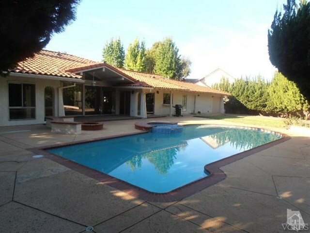 Property Photo:  4342 Hunt Club Lane  CA 91361 