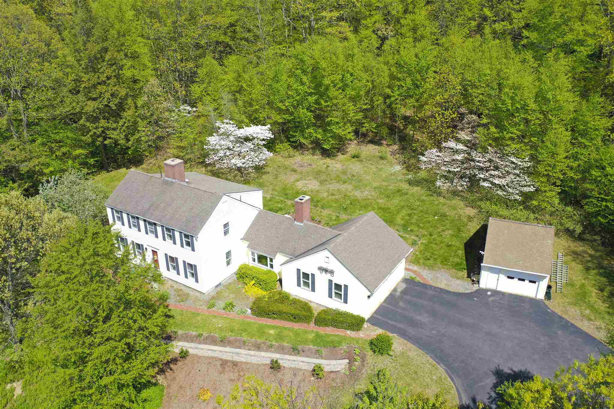 Property Photo:  10 Highland Drive  NH 03031 