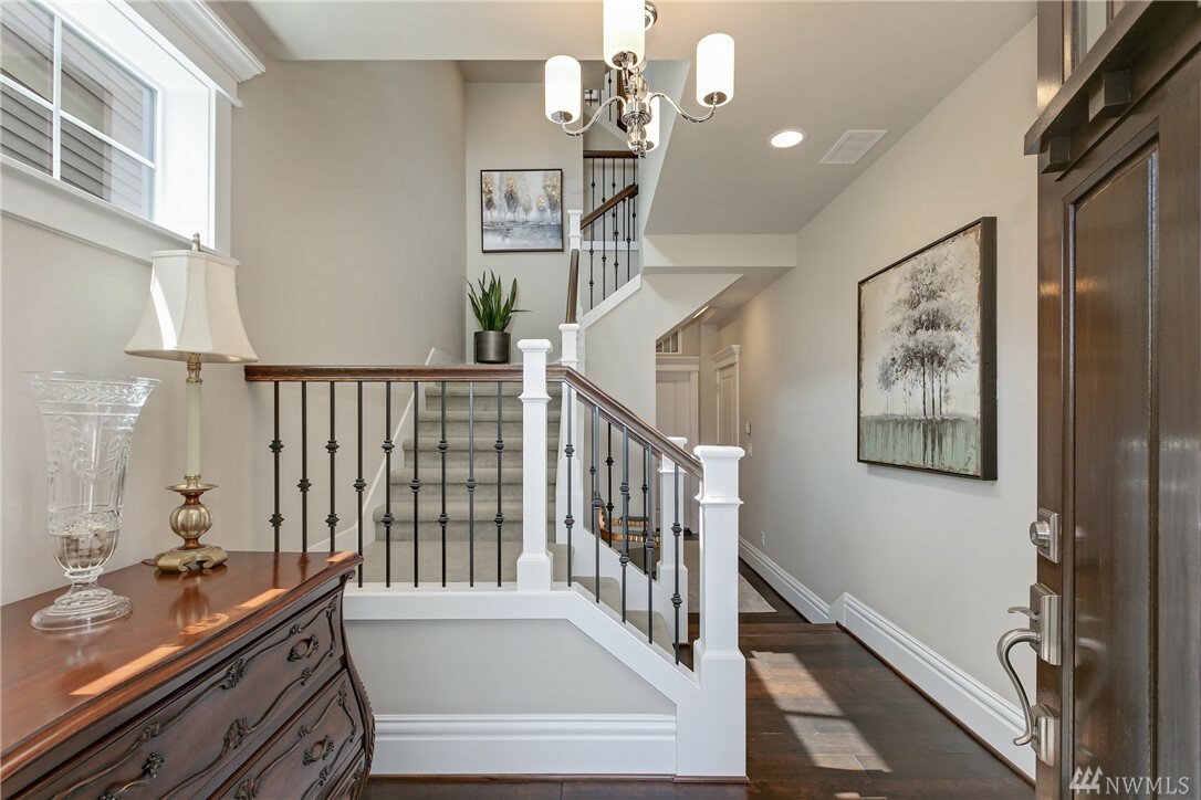 Property Photo: 2279 NW Stoney Creek Dr WA 98027