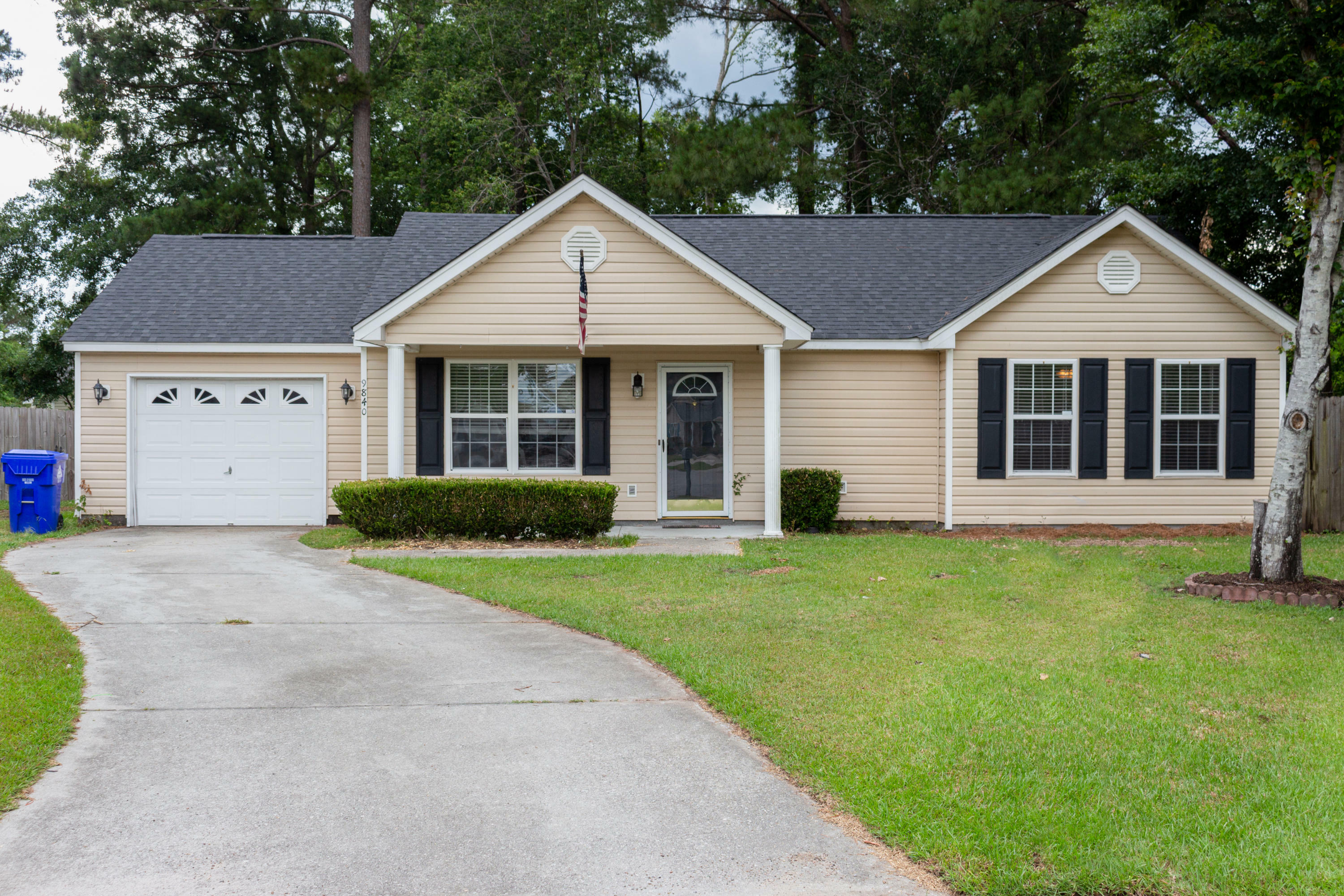 Property Photo:  9840 Levenshall Drive  SC 29456 