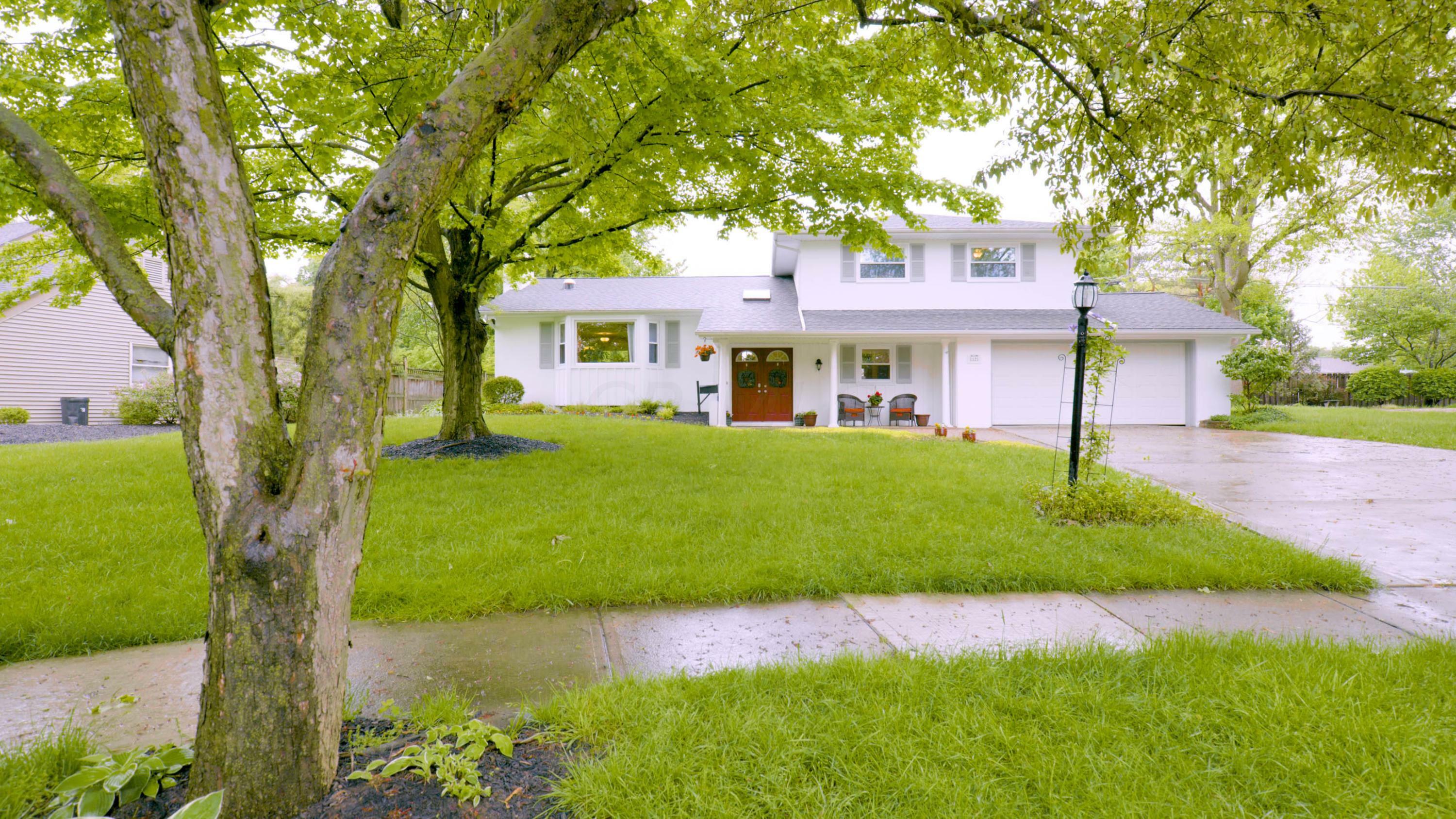 Property Photo:  2325 Pinebrook Road  OH 43220 