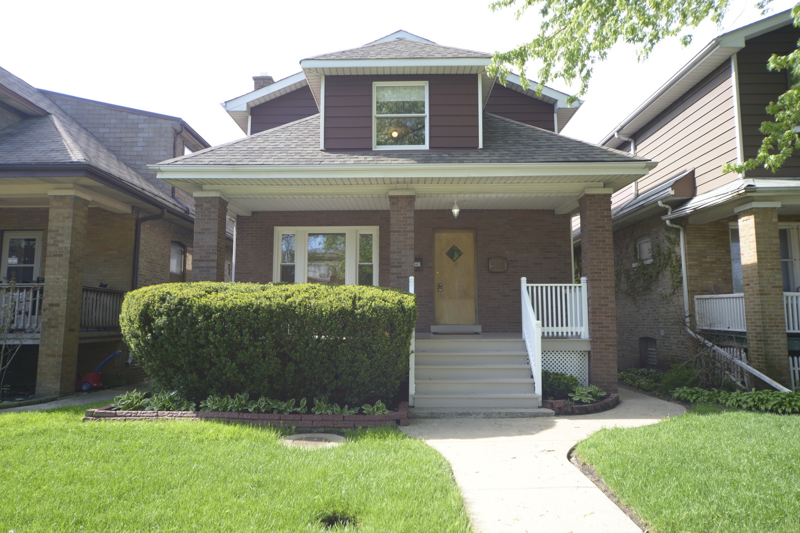 Property Photo: 4941 West Wellington Avenue IL 60641