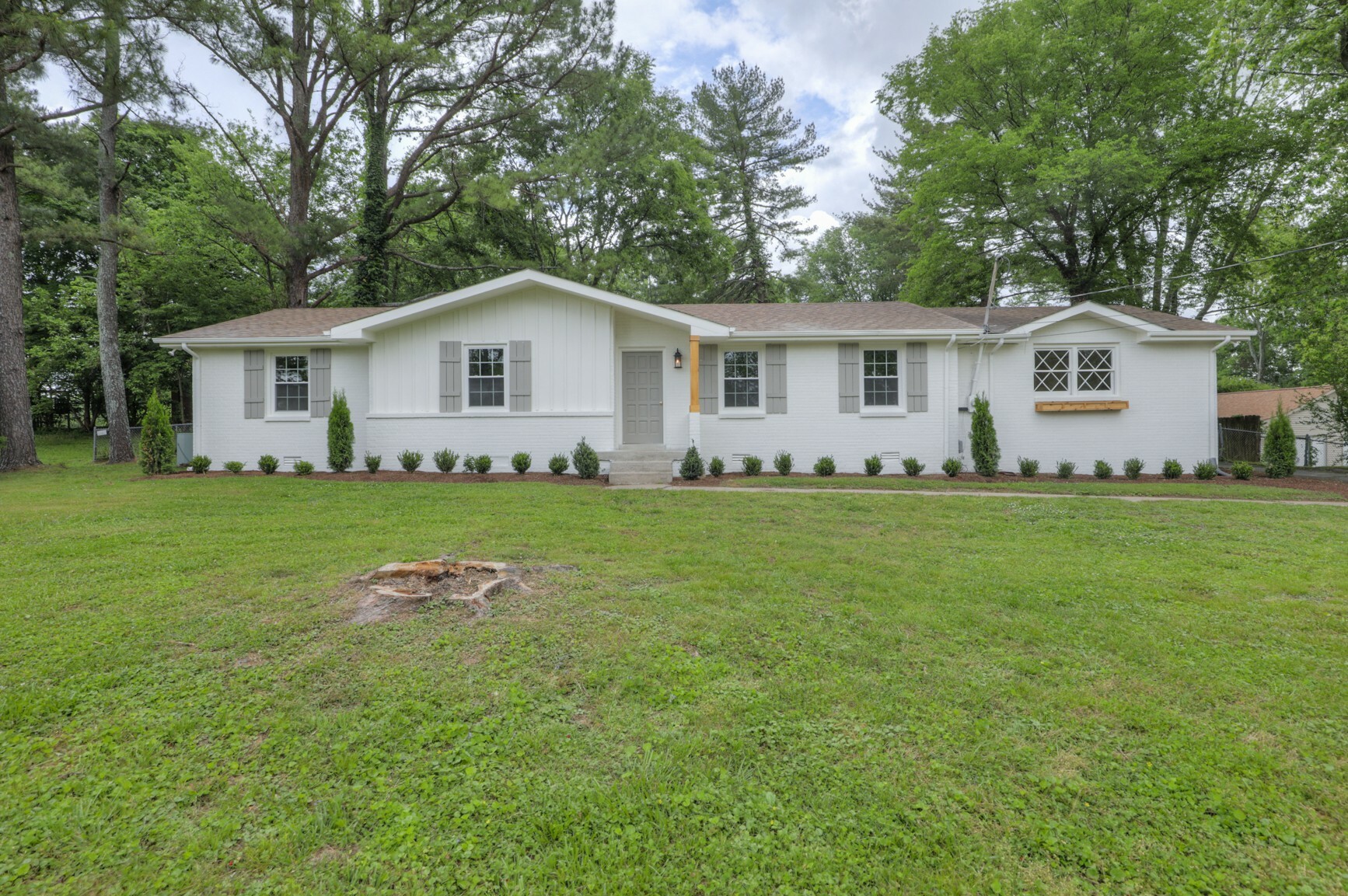 Property Photo: 801 Lori Ln TN 37122