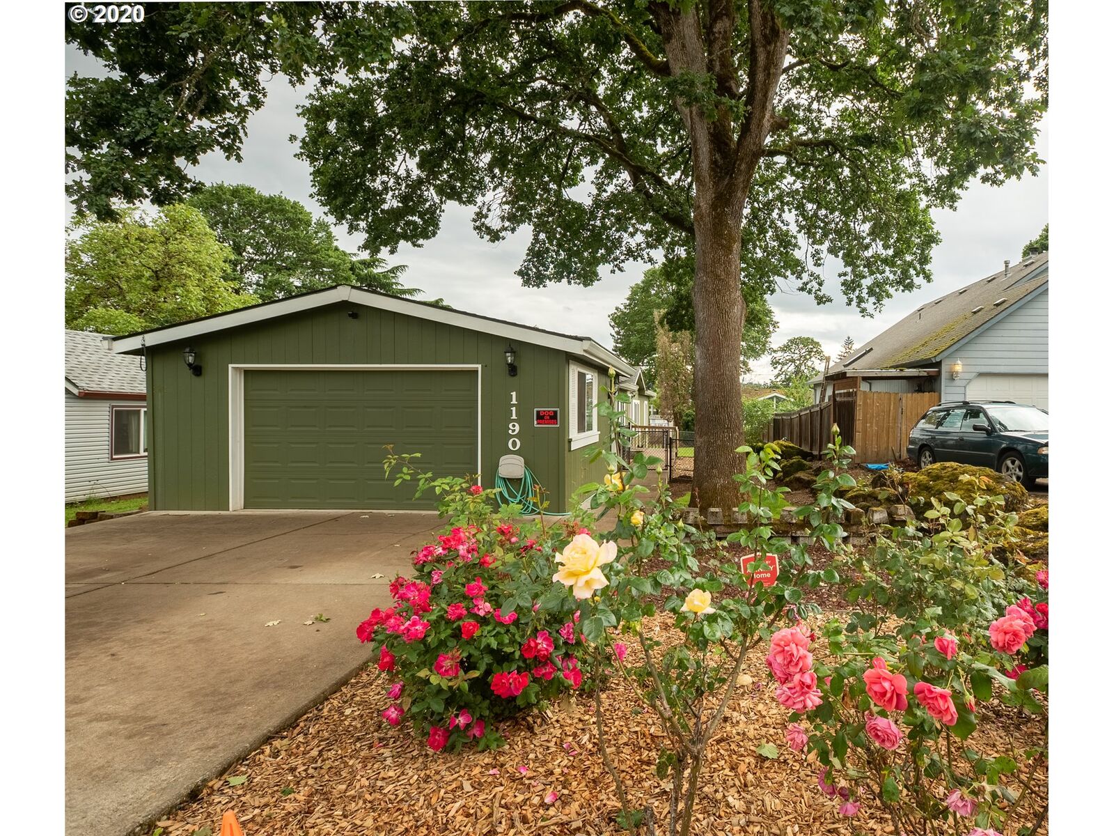 Property Photo:  1190 Columbia Ave  OR 97027 