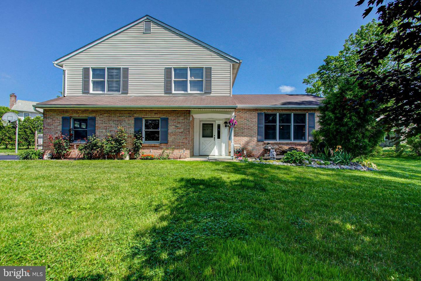 Property Photo: 1043 Ben Franklin Hwy W PA 19518