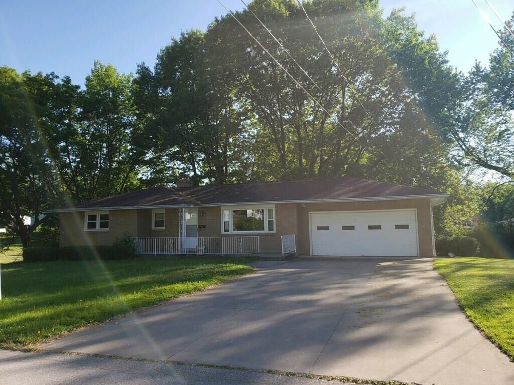 Property Photo:  162 Putnam Drive  PA 16511 