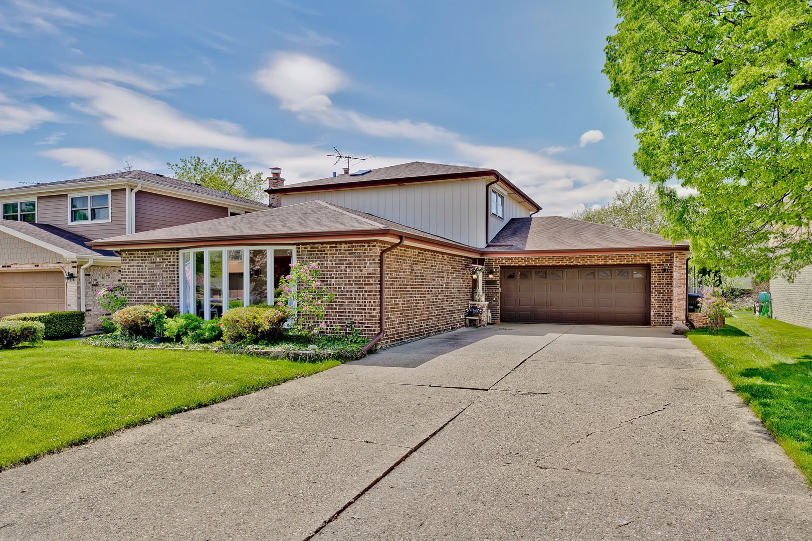 Property Photo: 1010 North Delphia Avenue IL 60068
