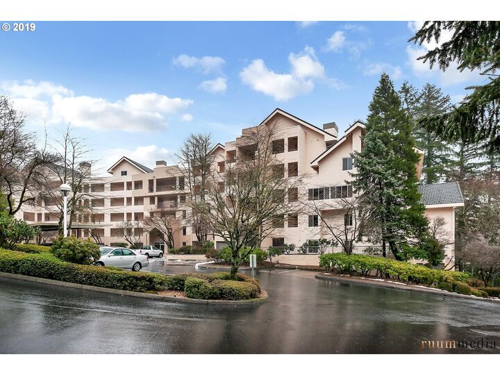 6625 W Burnside Rd 228  Portland OR 97210 photo