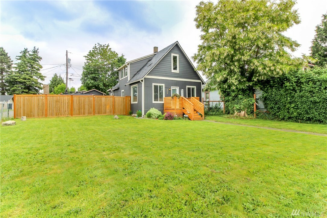 Property Photo:  717 S 58th St  WA 98408 