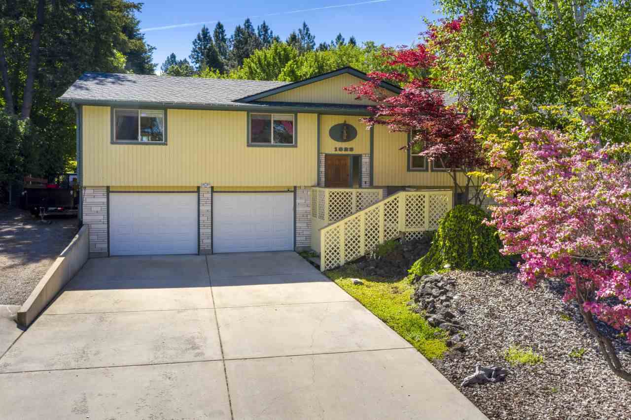 Property Photo:  1823 S Vera Crest Dr  WA 99037-9083 