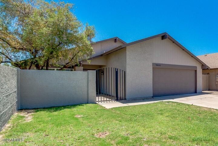 Property Photo: 2401 W Kiowa Circle AZ 85202