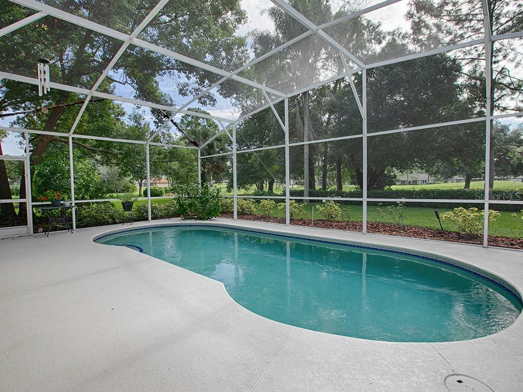 Property Photo: 7001 Shadowood Circle FL 32757