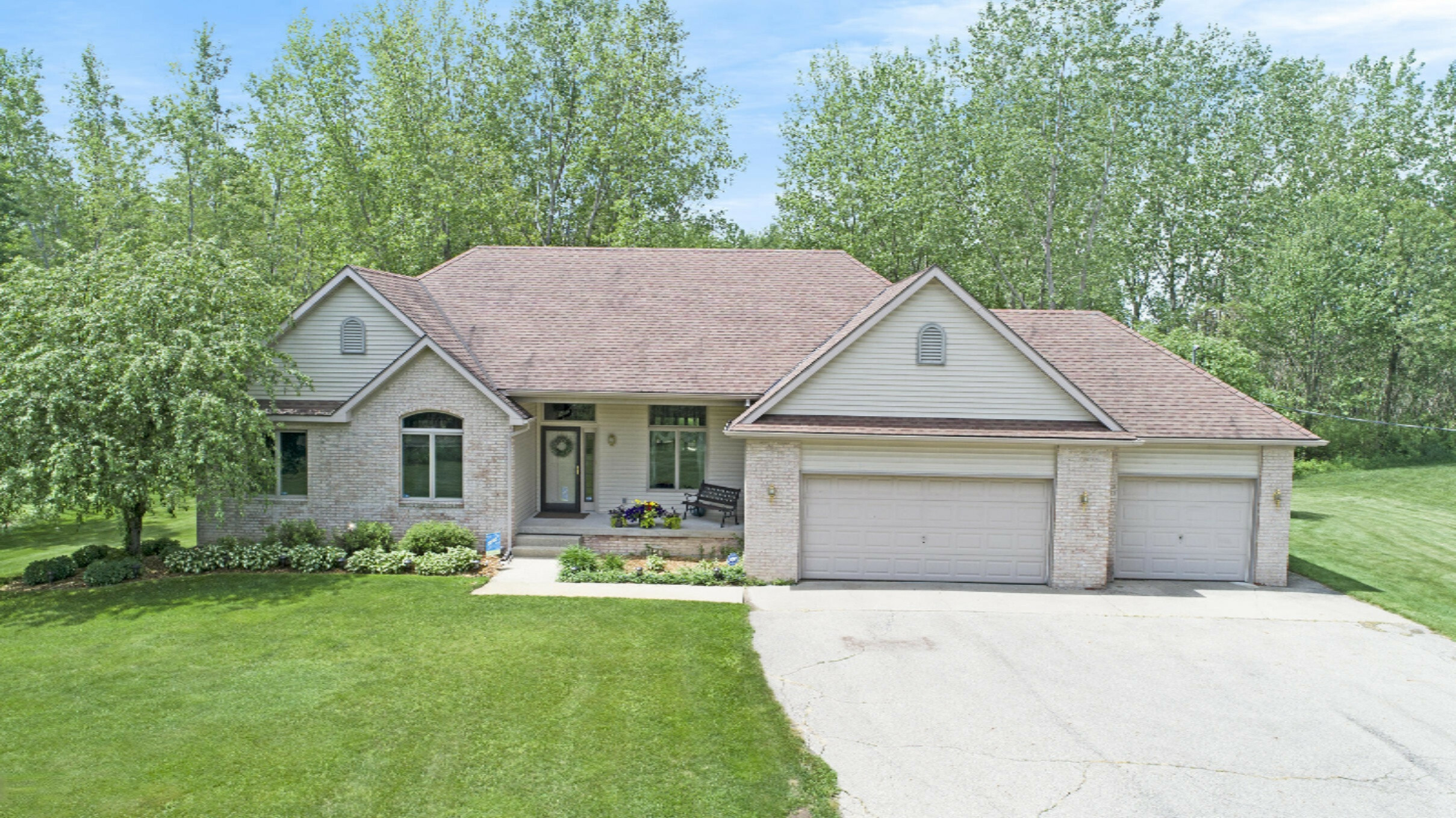 Property Photo: 20421 Kenowa Avenue MI 49345
