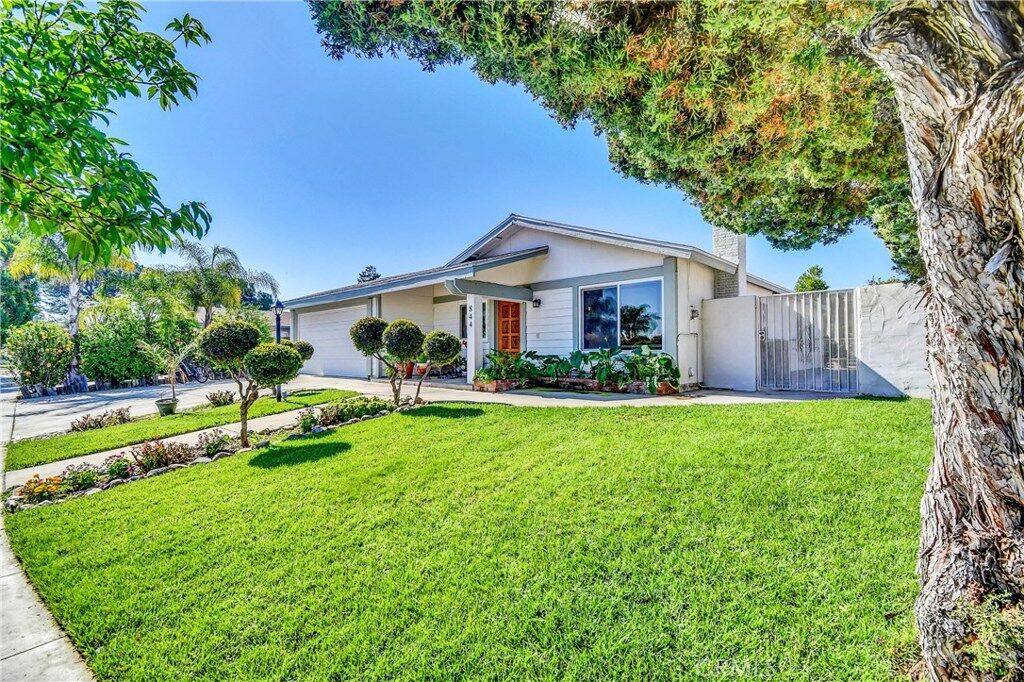 Property Photo:  844 Camino Circle  CA 92882 