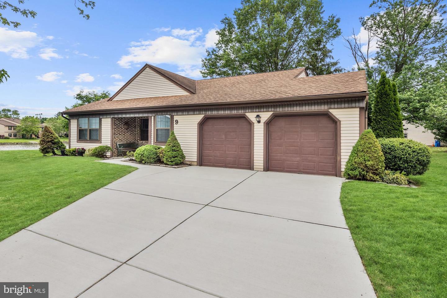 Property Photo: 9 Marigold Court NJ 08054