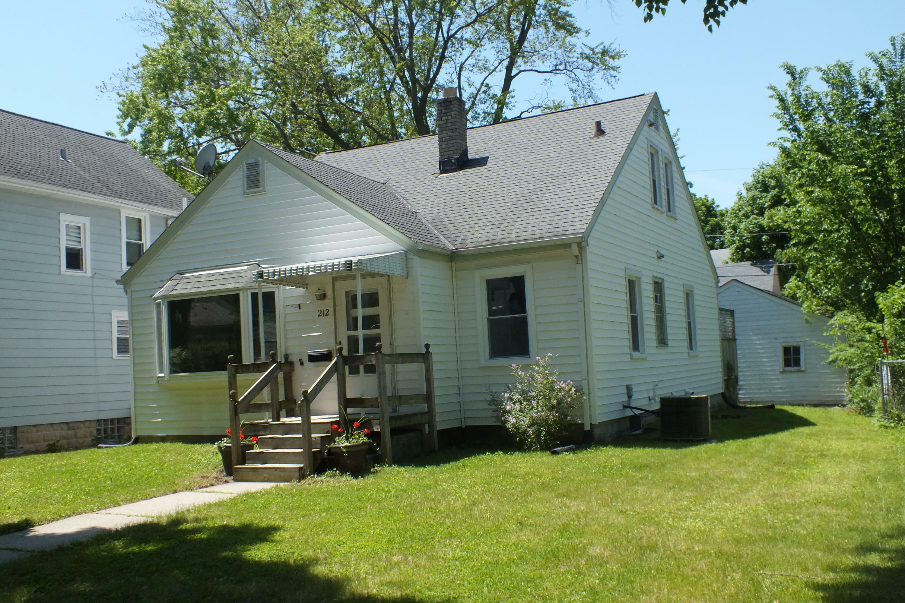 Property Photo:  212 S Charles St  WI 53186 