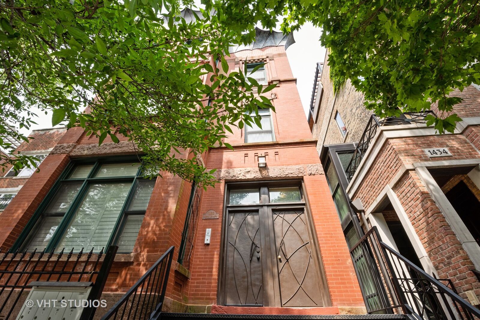 Property Photo: 1432 N Mohawk Street G IL 60610