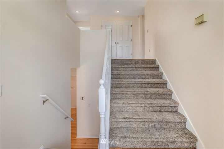 Property Photo:  21245  103rd Court SE  WA 98031 