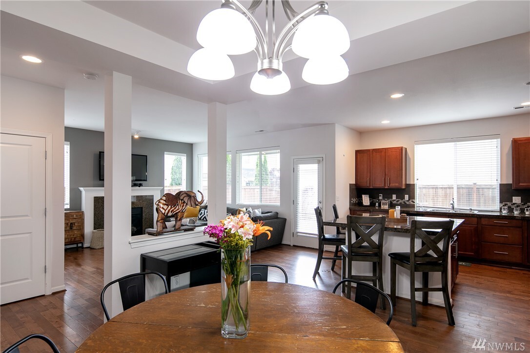 Property Photo: 17009 SE 261st Street WA 98042