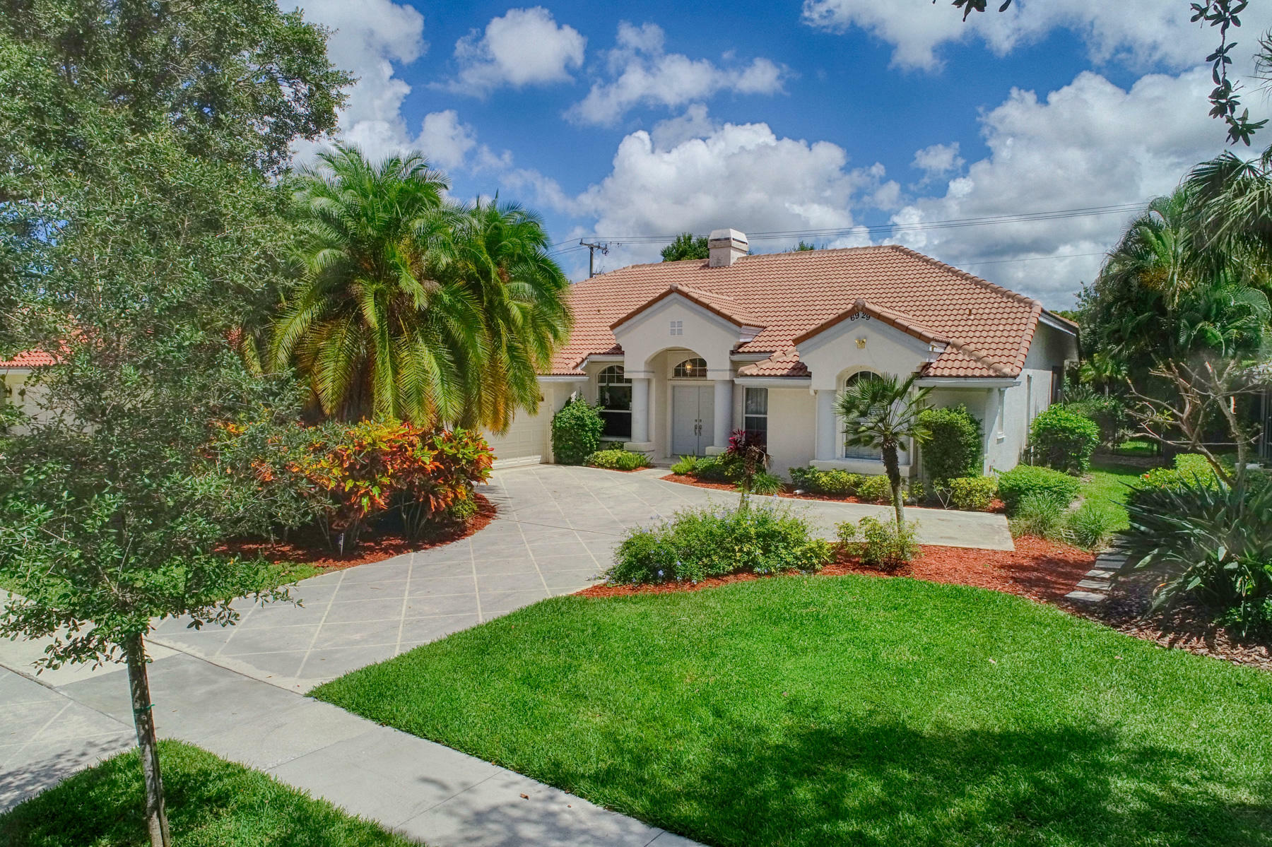 Property Photo:  6929 Cypress Cove Circle  FL 33458 