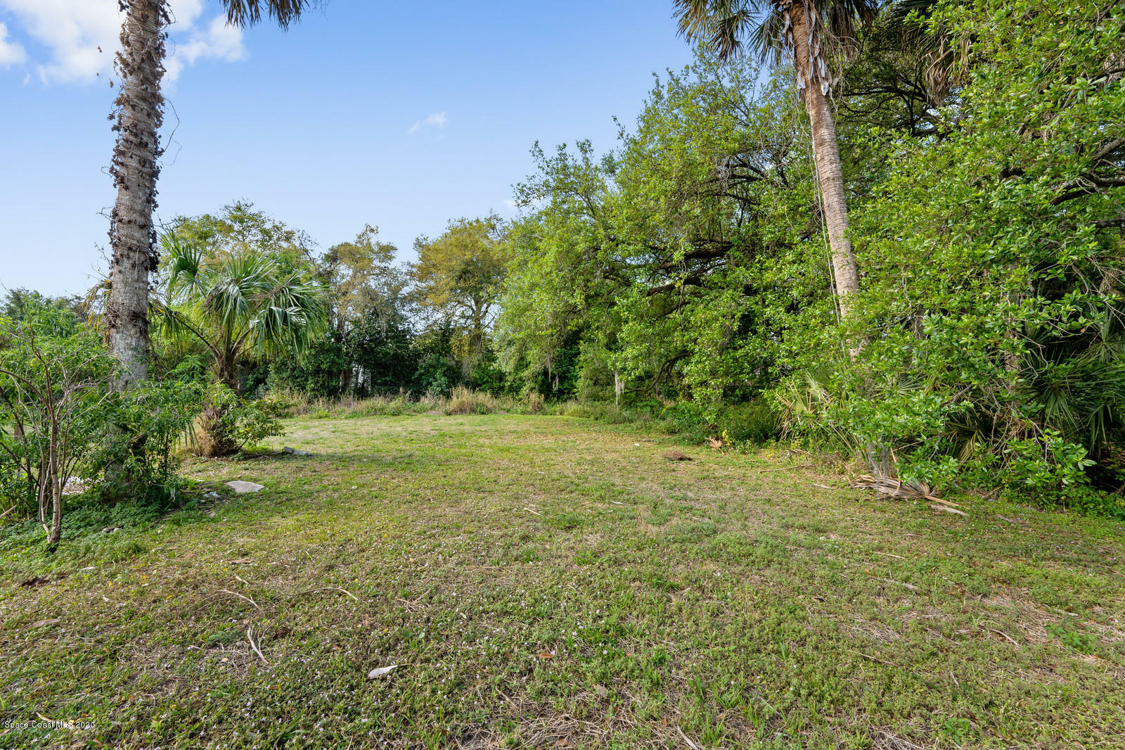 Property Photo:  339 N Dixie Avenue  FL 32796 