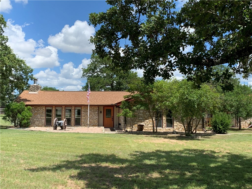 Property Photo:  305 Leaning Tree  TX 78654 