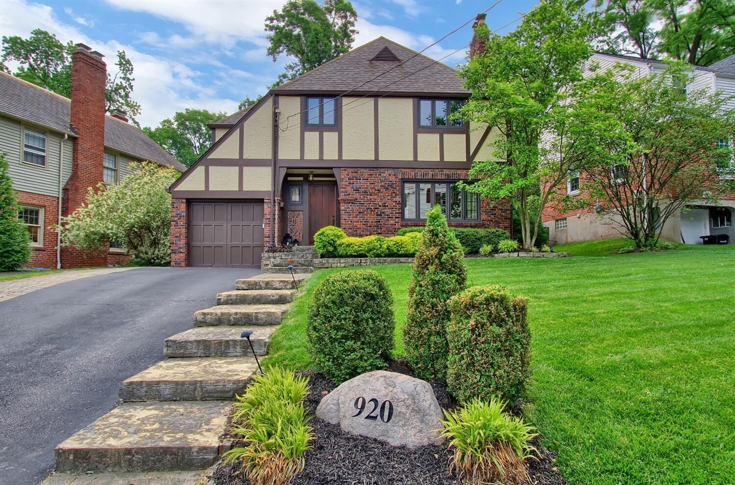 Property Photo: 920 Ellison Ave OH 45226