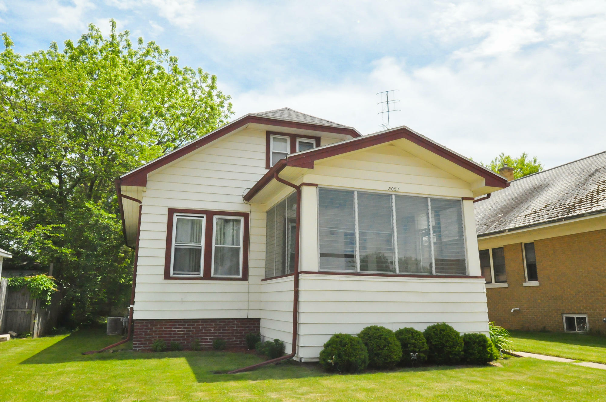 Property Photo:  2051 Saint Clair St  WI 53402 