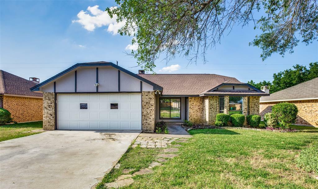 Property Photo:  640 Rosehill Lane  TX 75104 