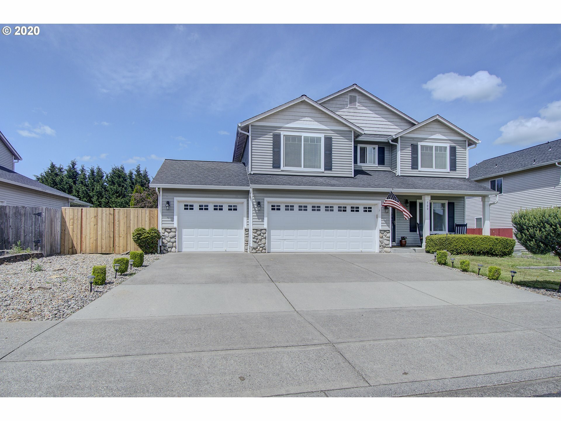 Property Photo: 500 E Hoag St WA 98675