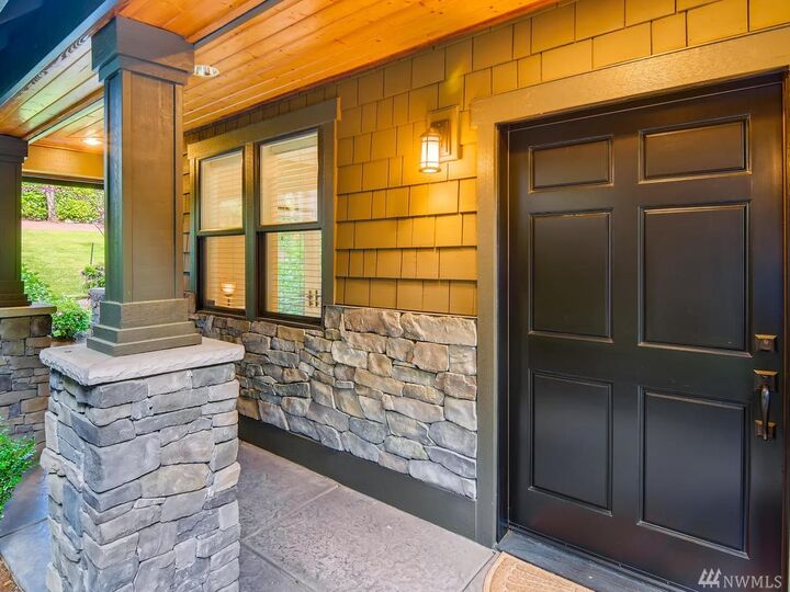 Property Photo:  10141 NE 62nd Street  WA 98033 