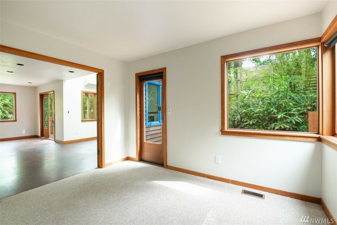 Property Photo:  1071 26th Ave E  WA 98112 