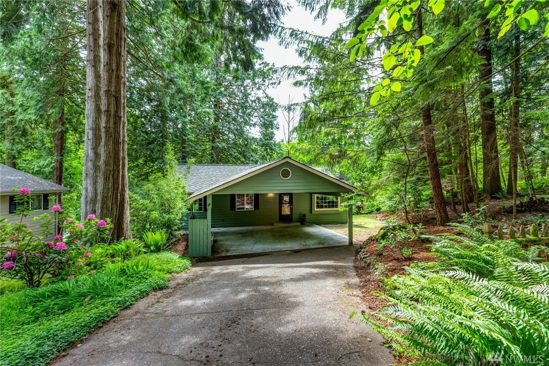 Property Photo:  8 Cedar Place  WA 98229 