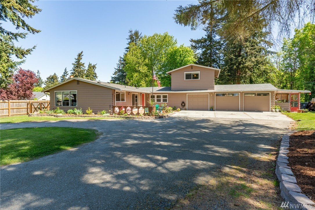 Property Photo:  242 Agnew Pkwy  WA 98362 