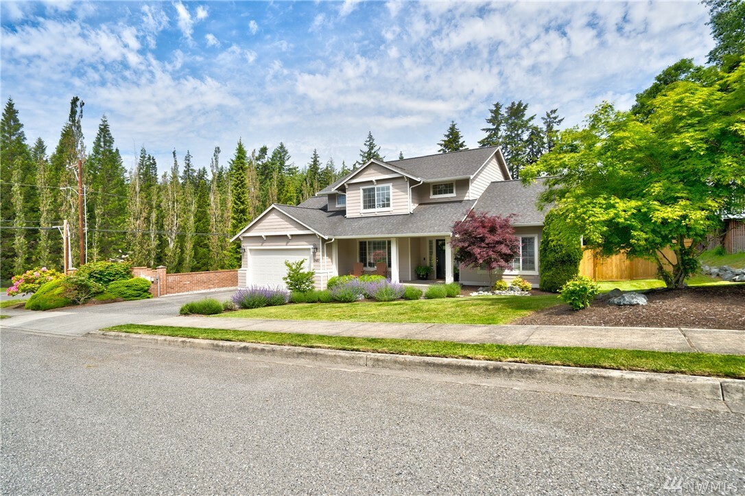 Property Photo:  2420 42nd Place  WA 98221 